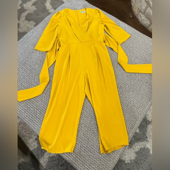 ANTONIO MELANI Gold Wide Leg Romper with Sash/Tie - Picture 4 of 8